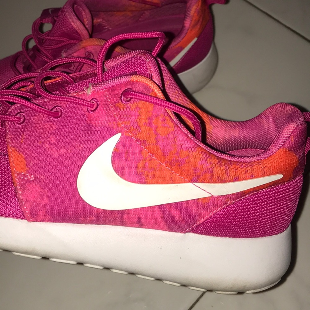 sneakers - Picture 2 of 2